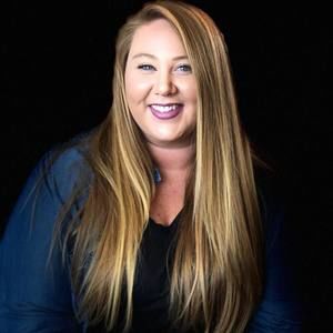 Meet your Posher, Corrine